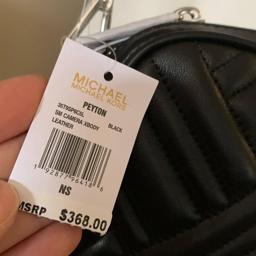 New MK Crossbody 🖤double zipper Peyton - Picture 2 of 8